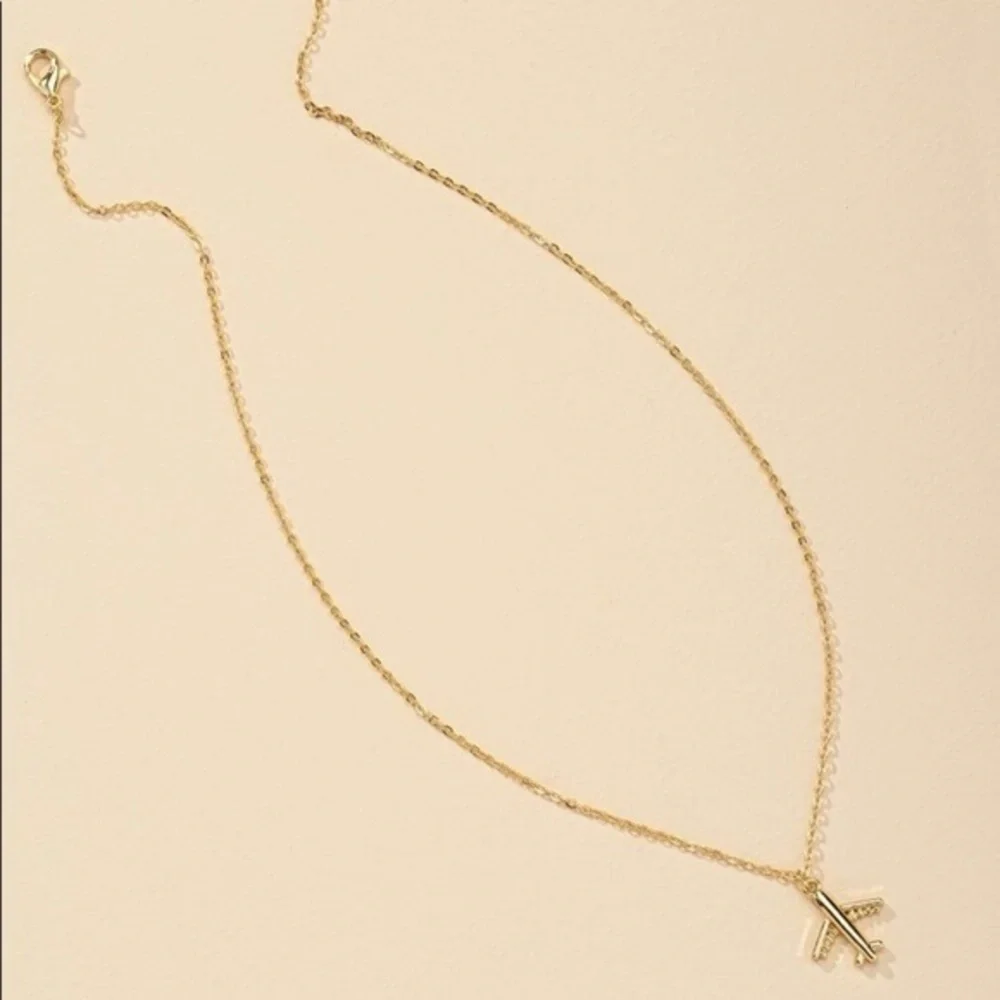 3/$30 💛 Plane Charm Necklace